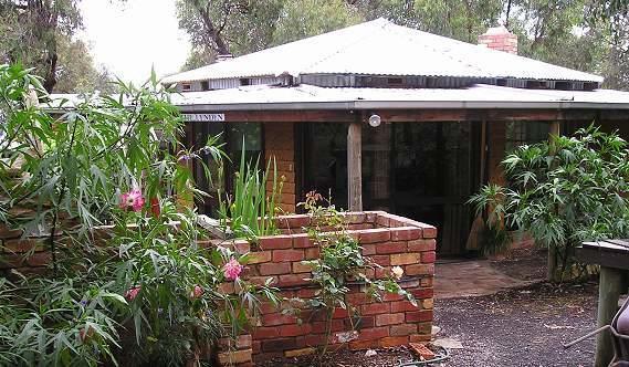 Moonbeam Cottages & Rainbow Cafe Moonambel Room photo